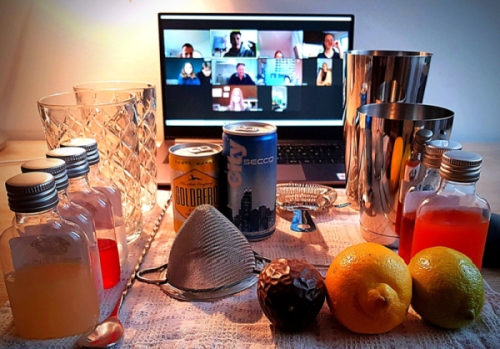 Virtuelles Sommerfest: Cocktail-Kurs Virtuelles Sommerfest: Cocktail-Kurs