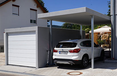 Einzelgarage mit Carport