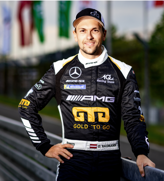 Eigens ausÖsterreich ins Augsburger 10Q Racing Team geholt: GOLD-TO-GO-Fahrer Dominik Baumann (28) Eigens ausÖsterreich ins Augsburger 10Q Racing Team geholt: GOLD-TO-GO-Fahrer Dominik Baumann (28)