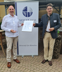 Markus Ley (links), LeySelect GmbH, Norbert Streveld, Vorstandsvorsitzender Senat der Wirtschaft