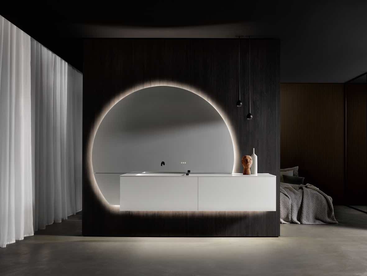 Centric, der eindrucksvollen Hauptdarsteller im Badezimmer.