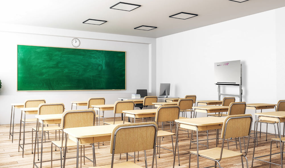 Ferienzeit, Klassenräume leer–ideal zur Nachrüstung von förderfähigen Luftreinigern mit UV-Desinfe Ferienzeit, Klassenräume leer–ideal zur Nachrüstung von förderfähigen Luftreinigern mit UV-Desinfe