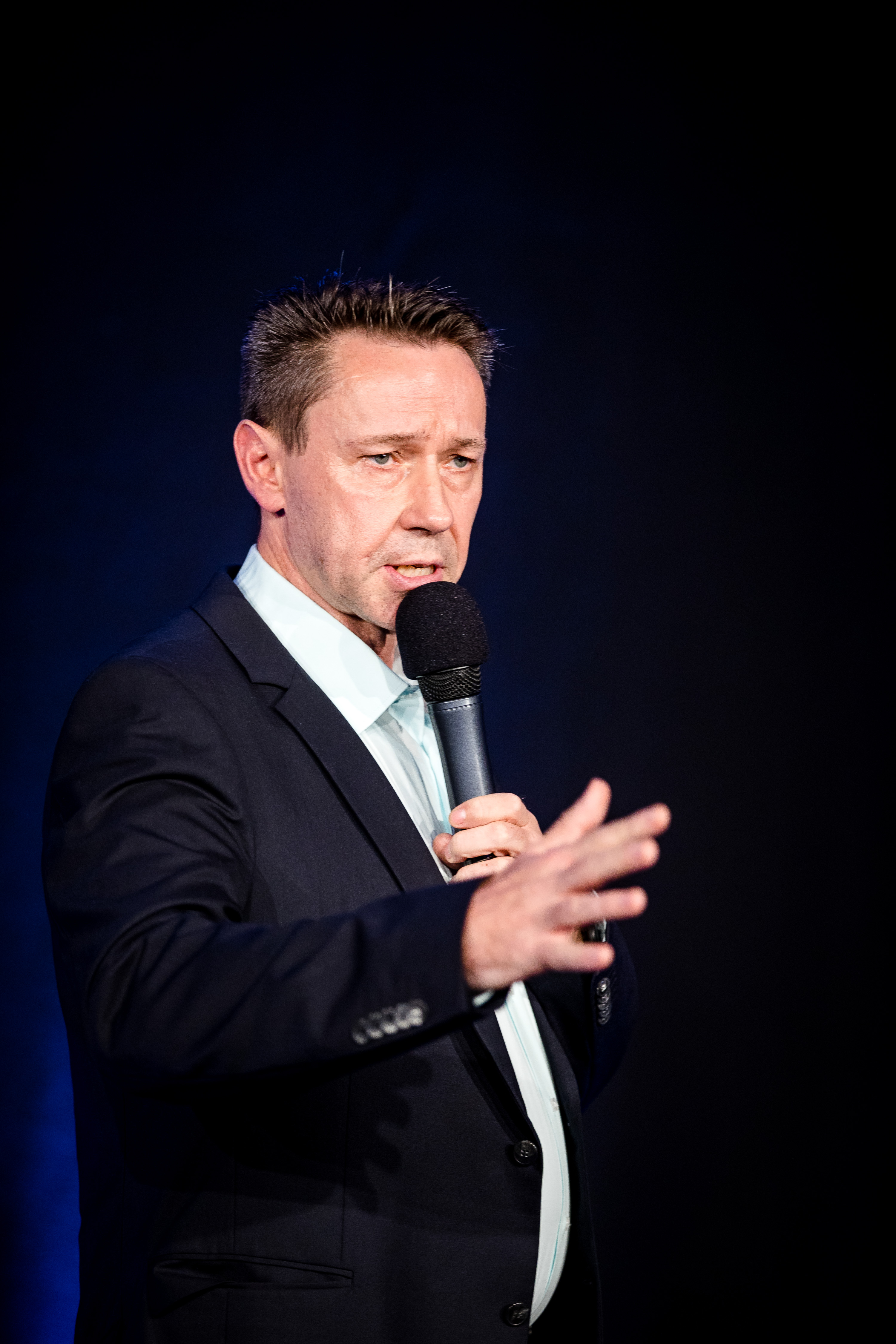 Jens Korz bei seiner Rede zum Weltrekord Foto by Dominik Pfau