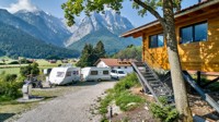 Ein exklusives Baumhaus ist die neueste Attraktion von Camping Resort Zugspitze. Foto Marc Gilsdorf Ein exklusives Baumhaus ist die neueste Attraktion von Camping Resort Zugspitze. Foto Marc Gilsdorf