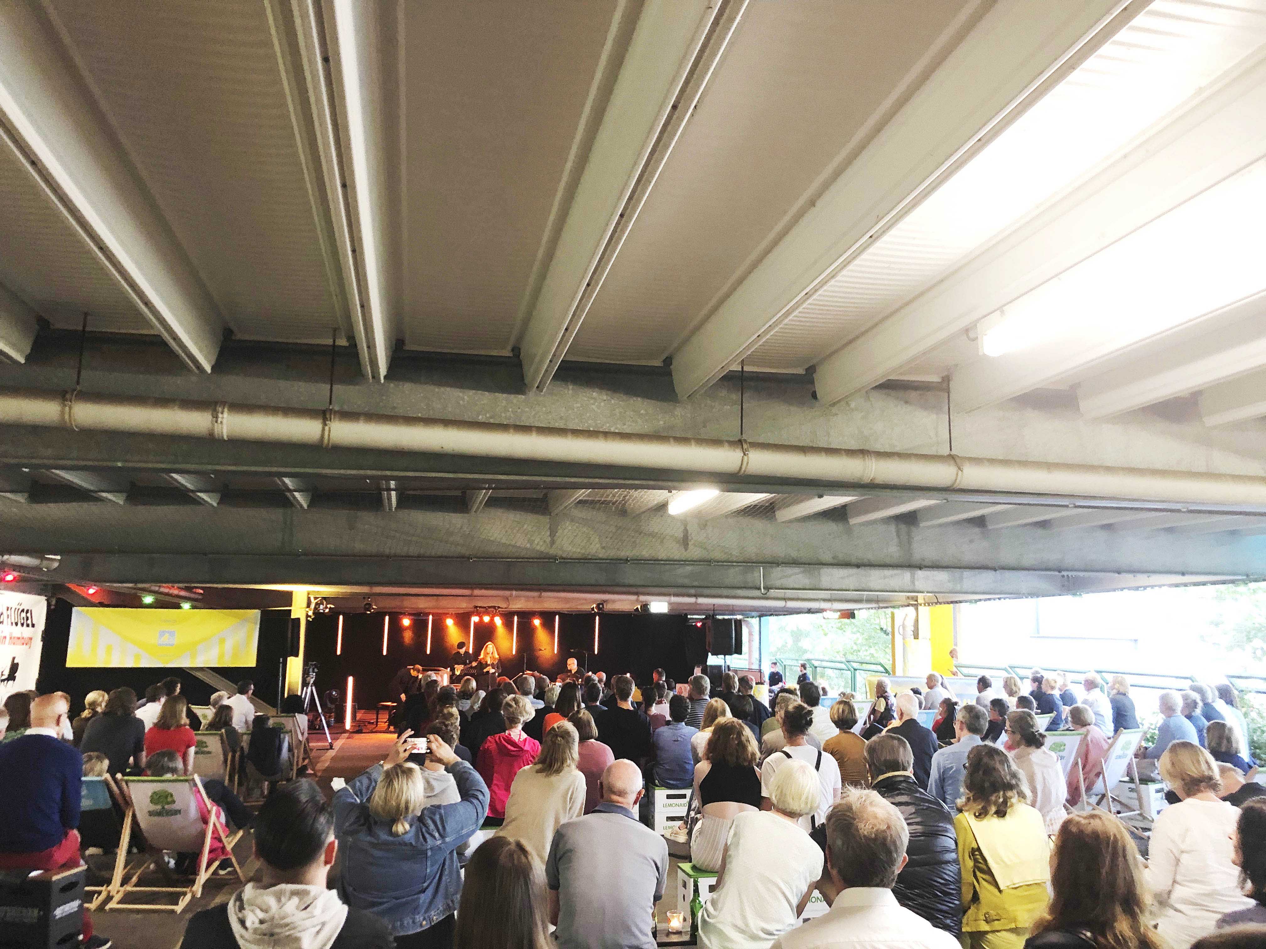 Im Parkhaus Ost des AEZ finden am 08. August 2021 drei Konzerte vor Publikum statt (Foto: Birdland) 