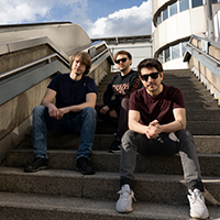 Live im August im ART Stalker: The Midnight Shower Live im August im ART Stalker: The Midnight Shower