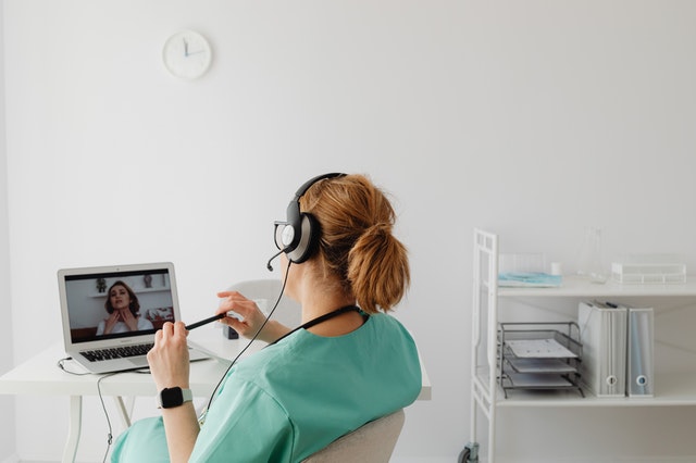 Die Bereitschaft, Videosprechstunden zu nutzen, steigt, wenn Vorteile bewusst werden  (c) Pexels