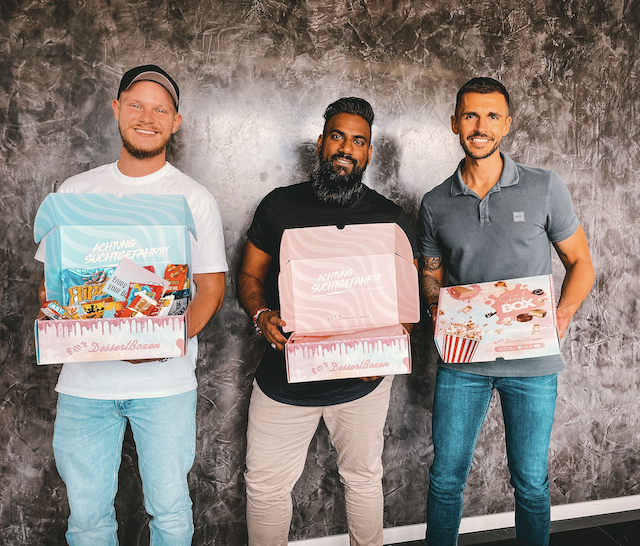 Die Gründer von Dessertboxen (v.l. Robert Mirotta, Thineis Sivakumaran, Benjamin Kaim)