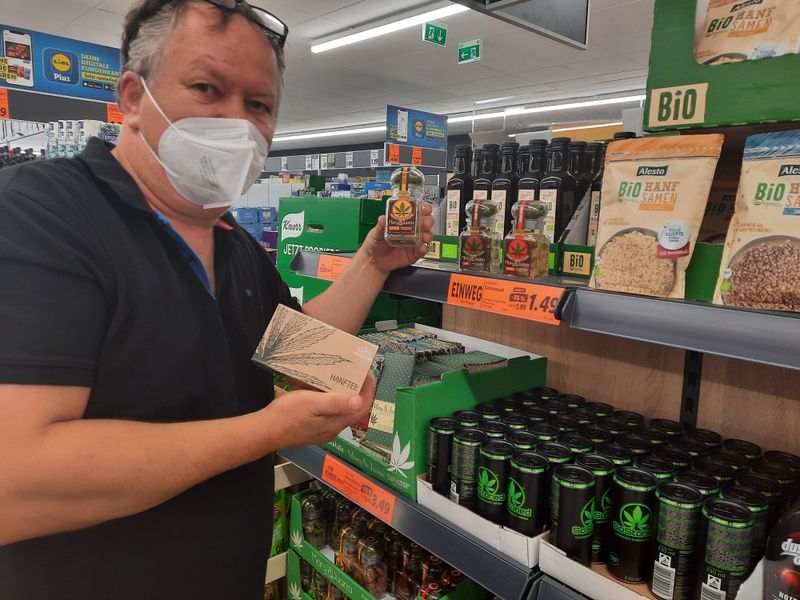 "Schikane pur", sagt CVB-Vorsitzender Wenzel Cerveny zur Polizei-Aktion bei Lidl (Bildquel "Schikane pur", sagt CVB-Vorsitzender Wenzel Cerveny zur Polizei-Aktion bei Lidl (Bildquel