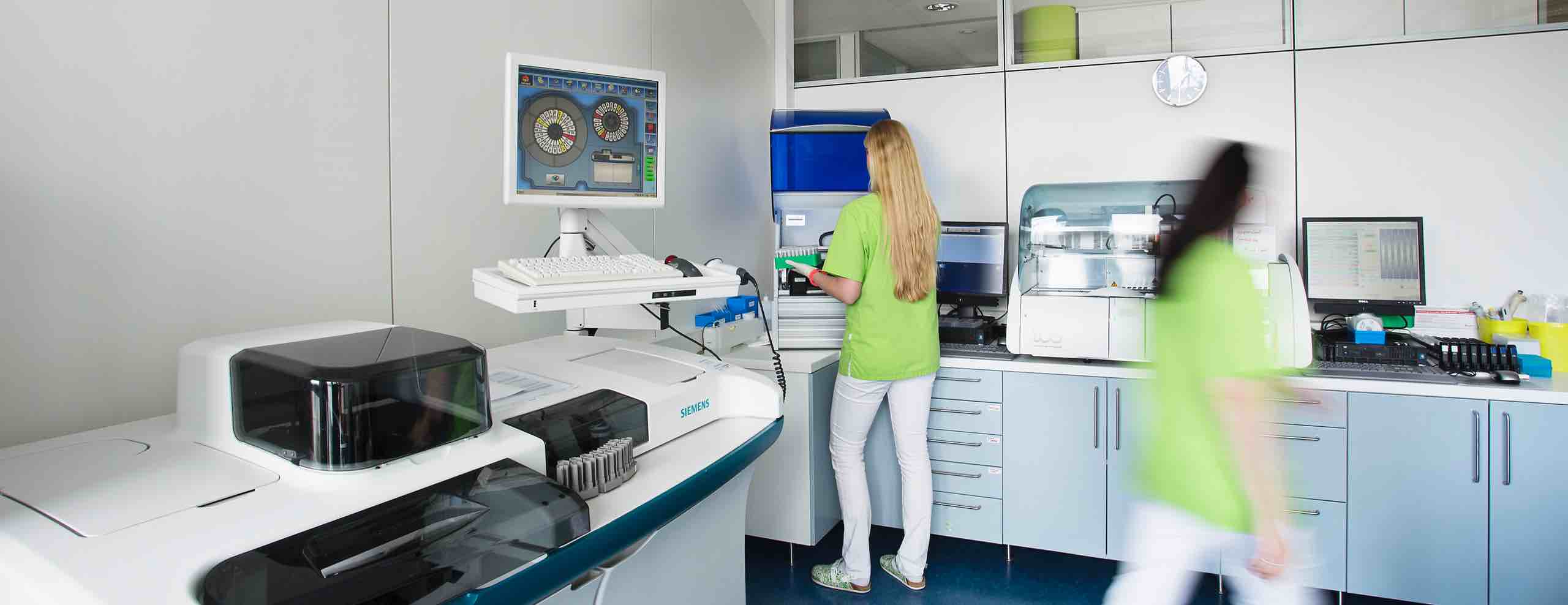 Eine Behandlung von Osteoporose sichert die Lebensqualität des Patienten.