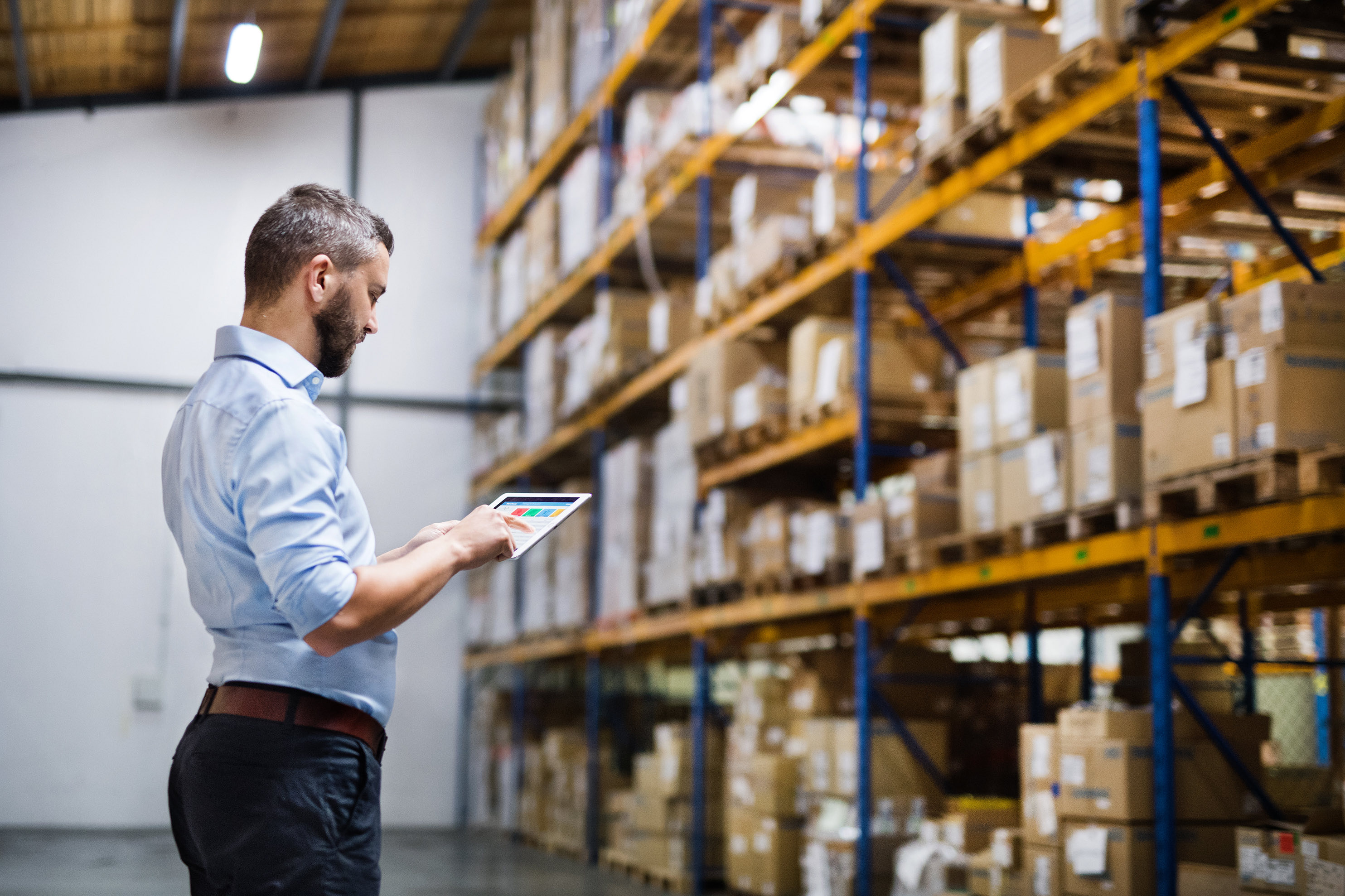 Lieferengpässe in der Industrie bremsen Konjunktur–Online-Fertigung bietet stabile Lieferketten Lieferengpässe in der Industrie bremsen Konjunktur–Online-Fertigung bietet stabile Lieferketten