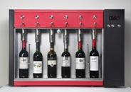Die neueste Entwicklung von Billy Tang: Der Weinschrank „VinGénie i-Bartender“. Foto: TT Ltd.