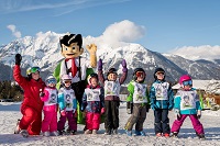 Kinderskikurs mit Maskottchen (TVB Silberregion Karwendel)