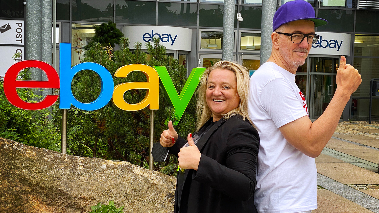Patricia Kurowski (eBay für Charity) und Dr. Motte (Erfinder der Loveparade) Patricia Kurowski (eBay für Charity) und Dr. Motte (Erfinder der Loveparade)
