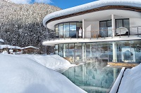 Wellnessbereich mit Zugang zu beheiztem Außenpool (c) Foto Atelier Wolkersdorfer (Das Rieser)