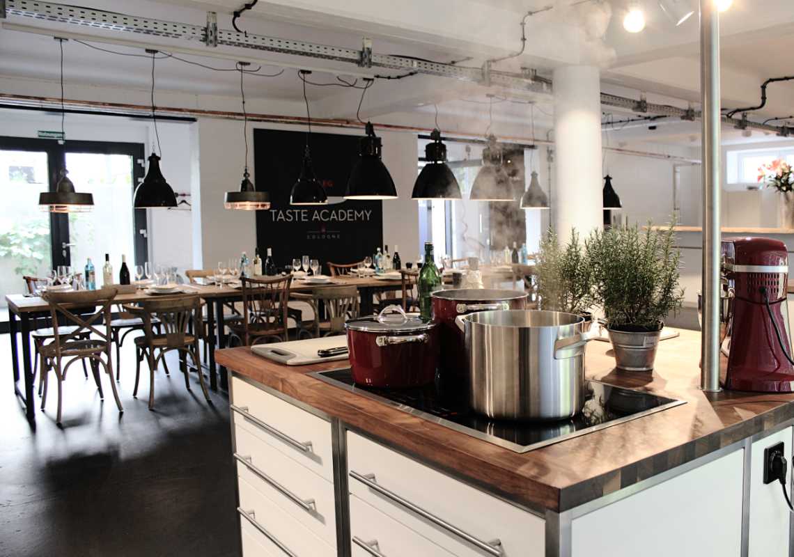 Die Räumlichkeiten der Taste Academy für Koch-Events nutzen Die Räumlichkeiten der Taste Academy für Koch-Events nutzen