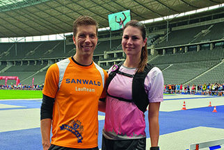 Markus und Lisa starten bei Extremlauf und rufen zu Geldspenden für Leukämiehilfe auf. (Bildquelle: Markus und Lisa starten bei Extremlauf und rufen zu Geldspenden für Leukämiehilfe auf. (Bildquelle: