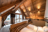 Kingsize-Bett im Baumhaus Schlafzimmer (Hotel Gassner) Kingsize-Bett im Baumhaus Schlafzimmer (Hotel Gassner)