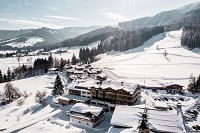 Außenansicht des PURADIES im Winter (PURADIES - Mein Naturresort)