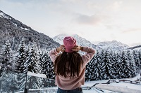 Ausblick auf die verschneite Waldlandschaft (c) Aileen Melucci (Wellnesshotel Walserhof - Kleinwalse