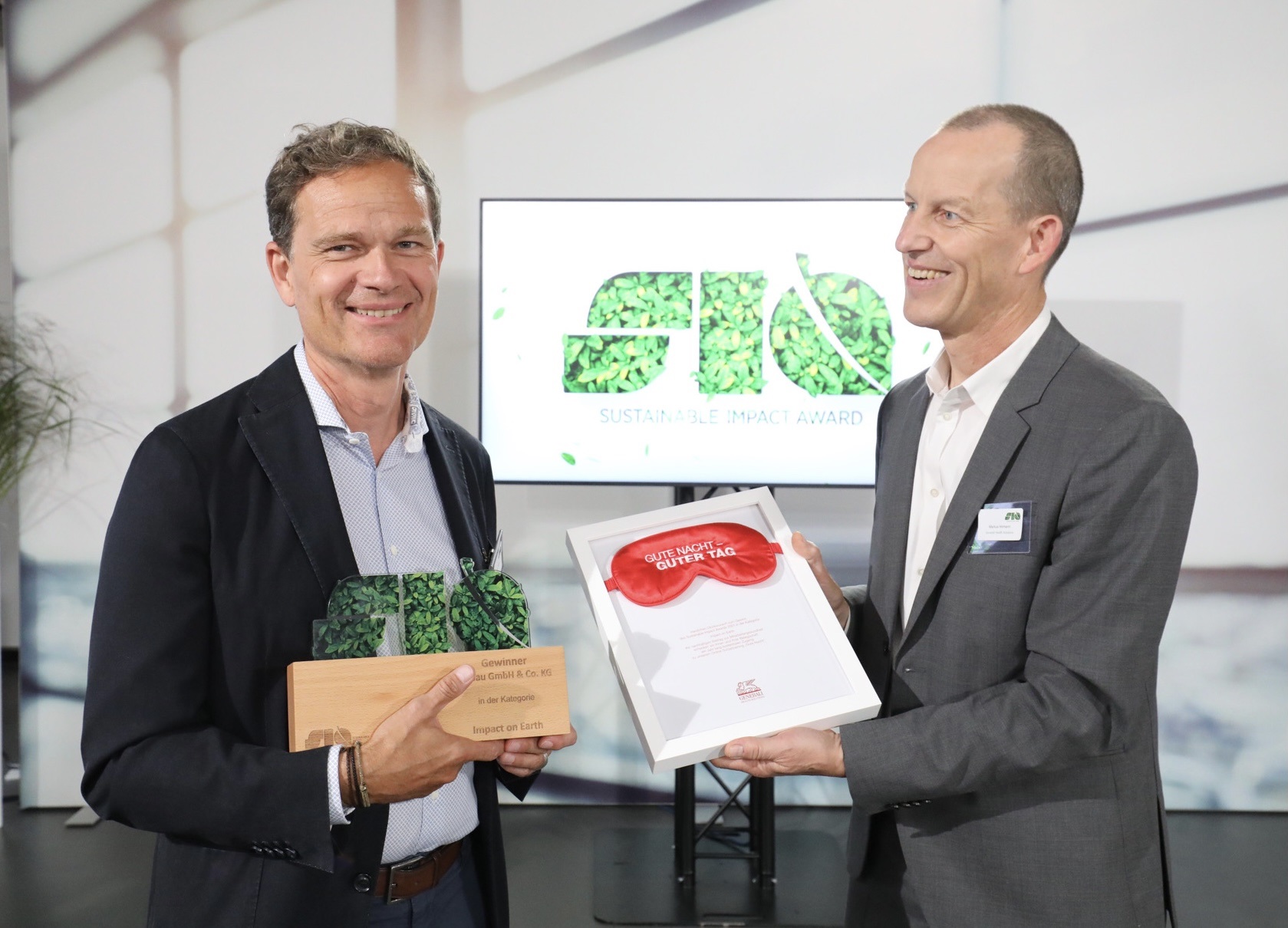 Michael Hetzer, Stifter der elobau-Stiftung, nimmt den SIA-Award entgegen. (Bildquelle: Uta Wagner, 