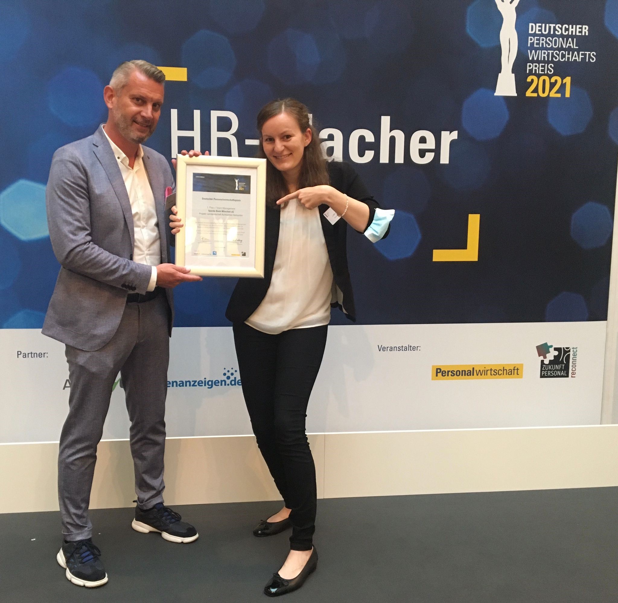 Martin Werfl, Experte Organisationsberatung, und Lilith Schubert, Referentin Personalentwicklung