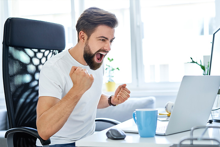Nach einem Jahr Haltedauer sind Kryptowährungen steuerfrei (Bildquelle: baranq/stock.adobe.com) Nach einem Jahr Haltedauer sind Kryptowährungen steuerfrei (Bildquelle: baranq/stock.adobe.com)