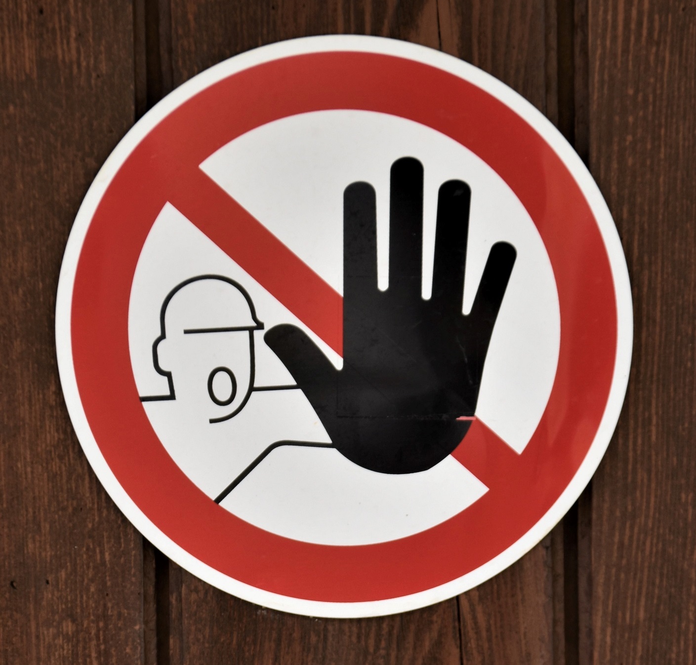 Dank der COMLINE SE bleibt der Zutritt zu Unternehmen für Unbefugte verboten (Bildquelle: @unsplash.