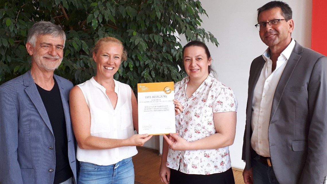 Zertifikats-Übergabe an das Institut fakti.ori (Foto: Mild)