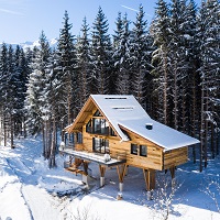 Das Baumhaus im Winter (Hotel Gassner)
