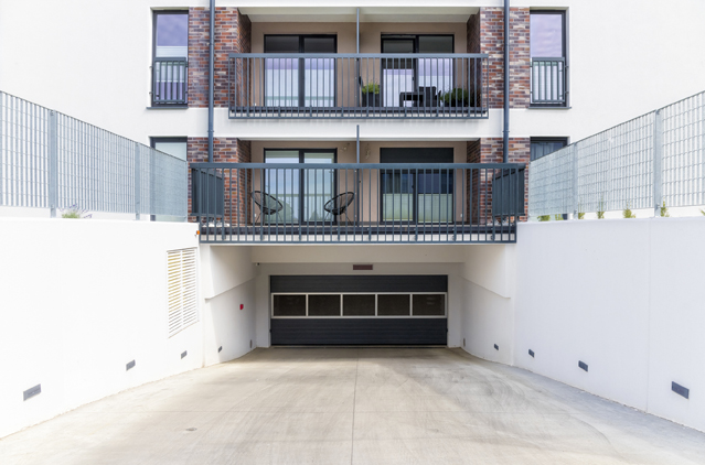 Mietwohnungen mit eigenem Parkplatz sind in Städten sehr begehrt. (Bildquelle: ERGO Group) Mietwohnungen mit eigenem Parkplatz sind in Städten sehr begehrt. (Bildquelle: ERGO Group)