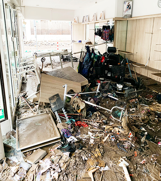 Ein Bild der Verwüstung bot sich DIETZ-Mitarbeiter Sven Hartmann im Sanitätshaus Bajus.