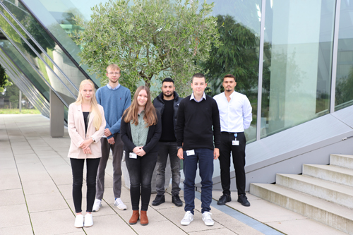 Im September starteten sechs angehende Fachkräfte ihre Ausbildung. Im September starteten sechs angehende Fachkräfte ihre Ausbildung.