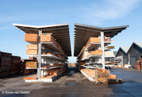 Insgesamt 350 m an Kragarmregalen installierte Van Dorp Hout. (© Van Dorp Hout / Simon Van Daalen)