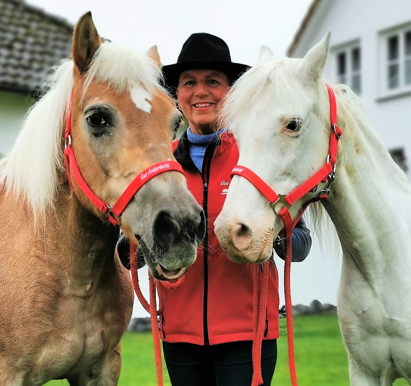 Mooni& Benny mit Annette Engelhardt, Gut Aiderbichl BALLERMANN RANCH Mooni& Benny mit Annette Engelhardt, Gut Aiderbichl BALLERMANN RANCH