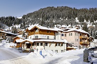 Hotelzufahrt im Winter (Biohotel Castello Königsleiten)