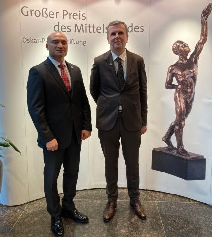 Unternehmer Abdulrazak Kattan und Geschäftsführer Baladna DE GmbH Werner Krauss auf dem Gala-Abend Unternehmer Abdulrazak Kattan und Geschäftsführer Baladna DE GmbH Werner Krauss auf dem Gala-Abend
