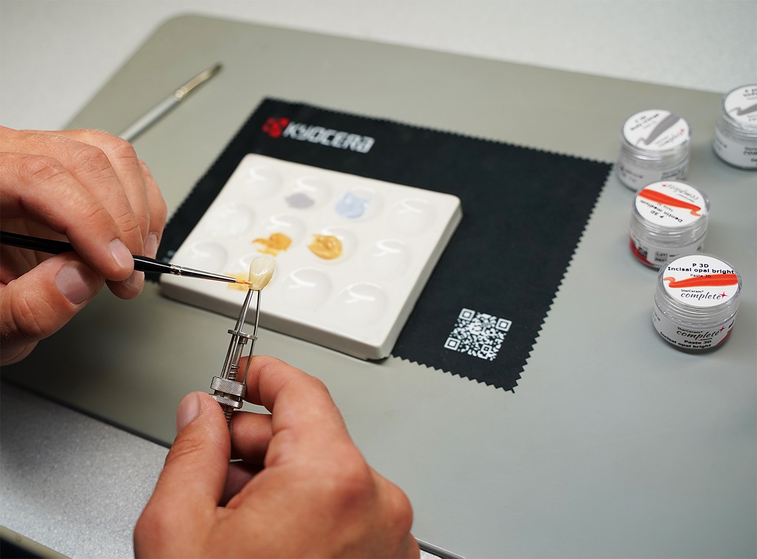 Die farblich abgestimmten Pasten sind mit allen StarCeram®Blanks kompatibel.