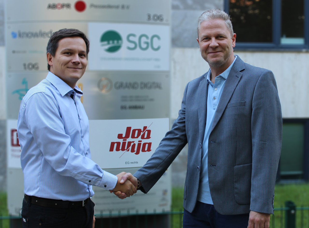 JobNinja-Geschäftsführer Mircea Popa (li.) mit Frank Schmidt (re.), neuer Head of Sales der Jobbörse
