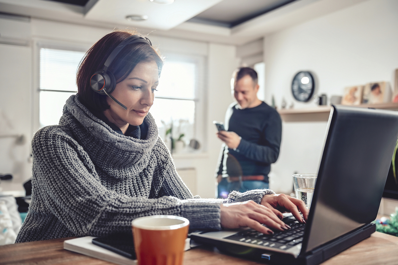Poly hat Arbeitnehmer in EMEA zu ihrer Einstellung zum hybriden Arbeiten befragt. (Bild: Poly)