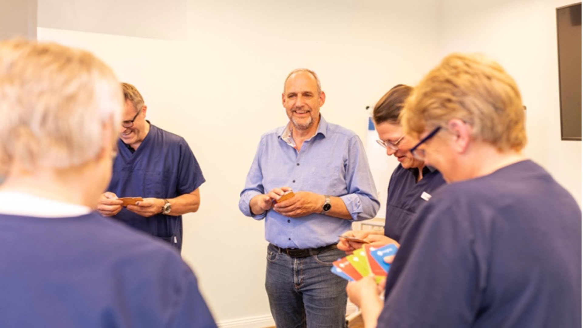 Dr. Peter-Nahne Jensüber Konflikte im Team und wie diesen entgegengewirkt werden kann. Dr. Peter-Nahne Jensüber Konflikte im Team und wie diesen entgegengewirkt werden kann.