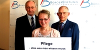 Dr. Michael Eckstein, Gabriele Bubert und Uwe Schempp (Foto: BürgerStiftung Region Ahrensburg) Dr. Michael Eckstein, Gabriele Bubert und Uwe Schempp (Foto: BürgerStiftung Region Ahrensburg)
