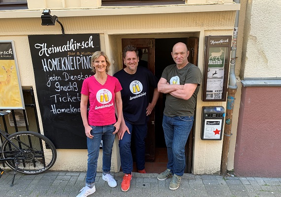 Homekneiping für Firmen - Mit Deckers, Wenzel und Gröning auf ein Bier lachen Homekneiping für Firmen - Mit Deckers, Wenzel und Gröning auf ein Bier lachen
