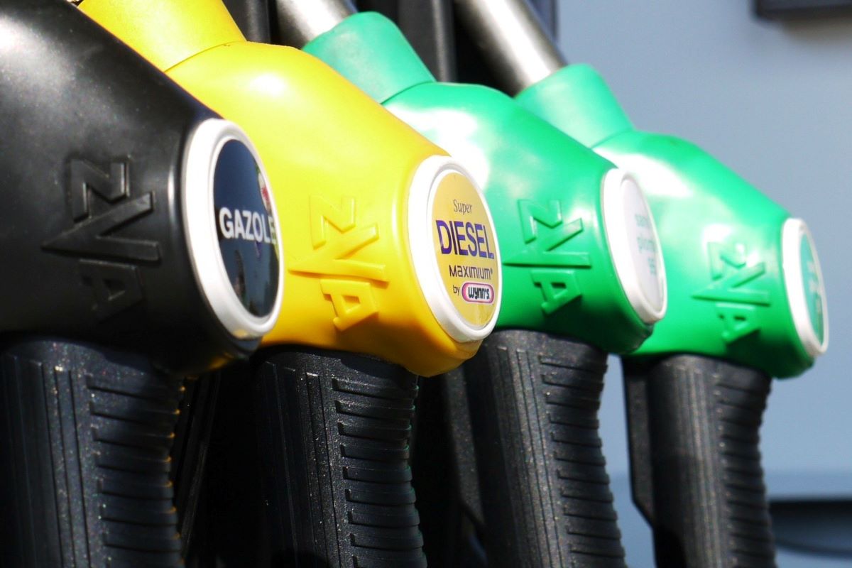 Wettbewerbsneutralität durch CO2-Abgabe bei Lkw-Maut und nicht für Diesel (Bildquelle: Pixabay)