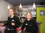 Mitarbeiterinnen für einen Tag: Die Girls Day-Schülerinnen Vanessa Bukowski und Clara Stock Mitarbeiterinnen für einen Tag: Die Girls Day-Schülerinnen Vanessa Bukowski und Clara Stock