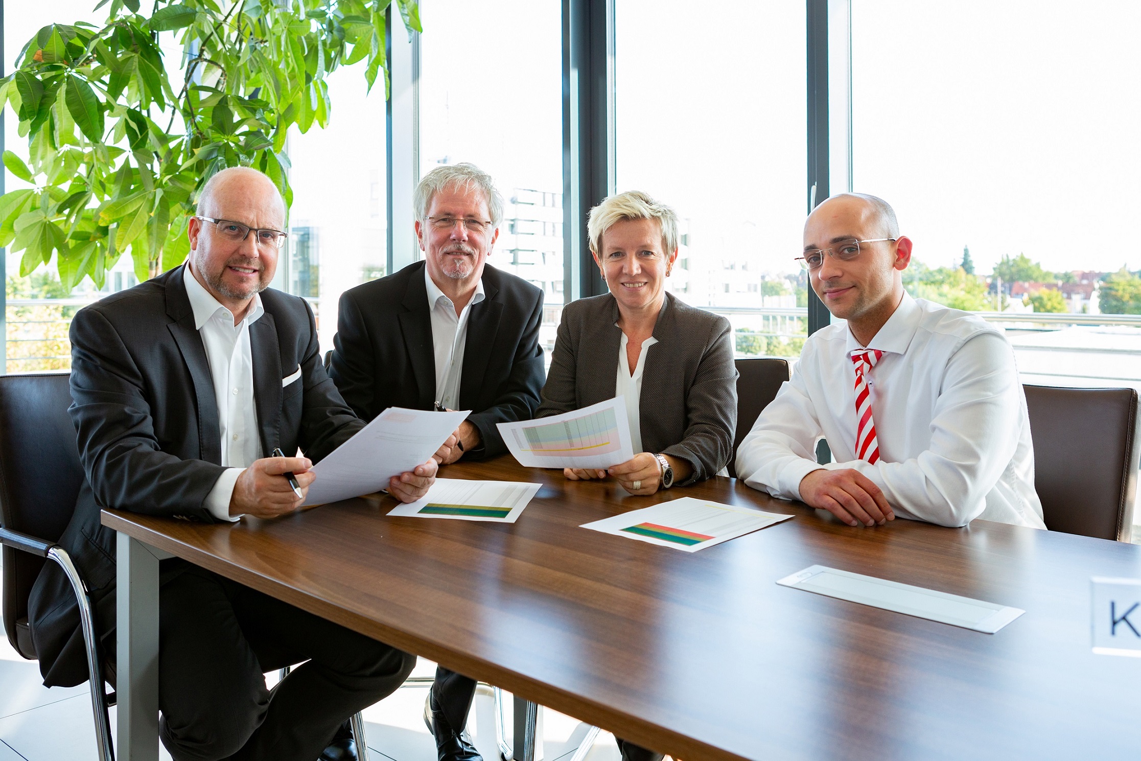 Vertragsunterzeichnung zwischen Möbel Höffner Fürth und der SchultheißProjektentwicklung AG