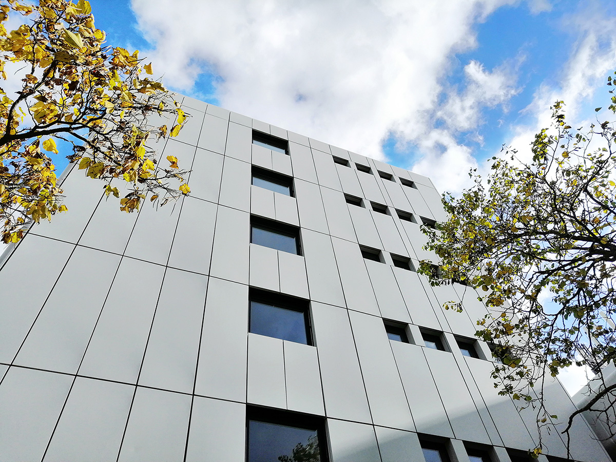 Das neue Bürogebäude der WOM GmbH in Karlsruhe Das neue Bürogebäude der WOM GmbH in Karlsruhe