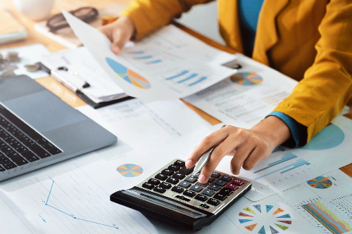 Mit Hezinger Finance investieren Sie nicht nur clever, sondern auch in Ihre Zukunft. (Bildquelle: @s Mit Hezinger Finance investieren Sie nicht nur clever, sondern auch in Ihre Zukunft. (Bildquelle: @s