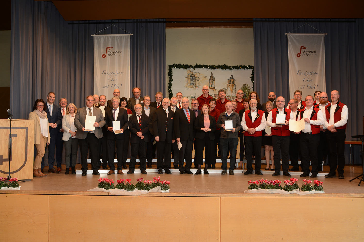 13 Chor- und Musikvereine aus Rheinland-Pfalz erhielten die Zelter- und die Pro-Musica-Plakette. (Bi
