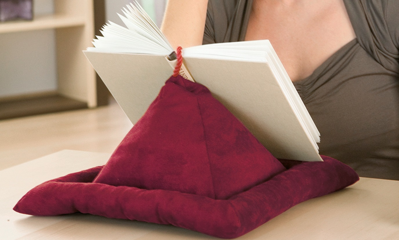Praktisches Buchkissen (Bildquelle: erwinmueller.de) Praktisches Buchkissen (Bildquelle: erwinmueller.de)